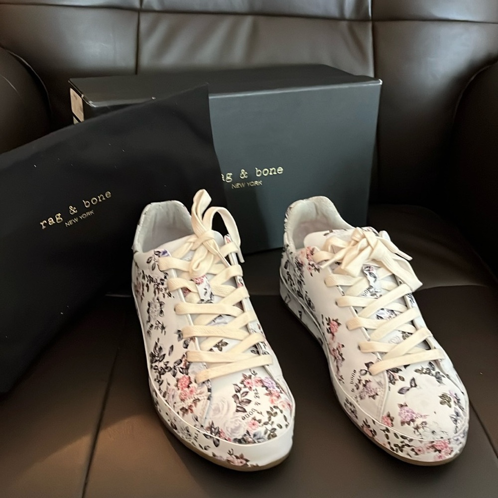 Rag & Bone RB1 Low Sneaker In Garden
Floral - Size 39 US 9